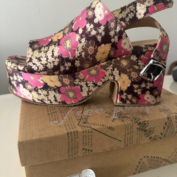 Free People Floral Wedges - Pink and Brown - Picture 2 of 2